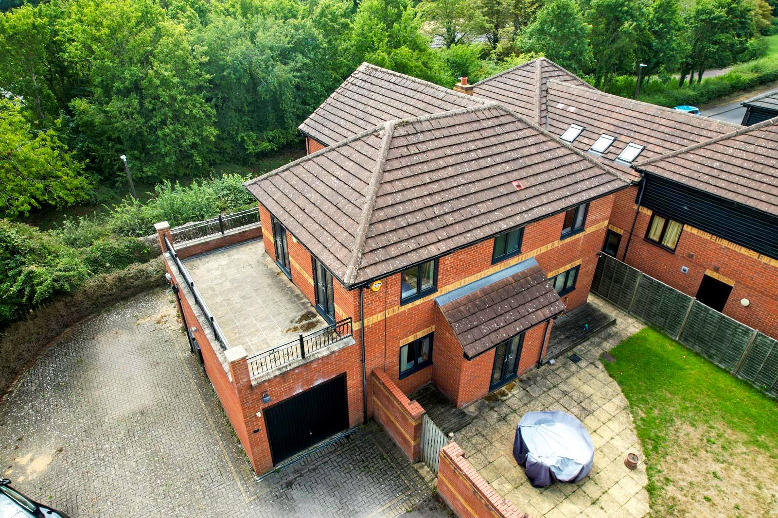 4 bed property in Winstanley Lane, Milton Keynes